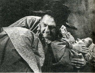 В. Матвеев (Наполеон) и Э. Зиганшина (Жозефина). Фото А. Беленького