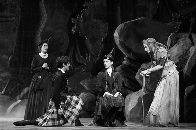 ЧТО-ТО ЗДЕСЬ НАВСЕГДА ИЗМЕНИЛОСЬ