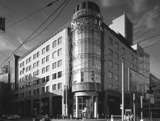 ИНФИЦИИРОВАННЫЕ ТЕАТРОМ
