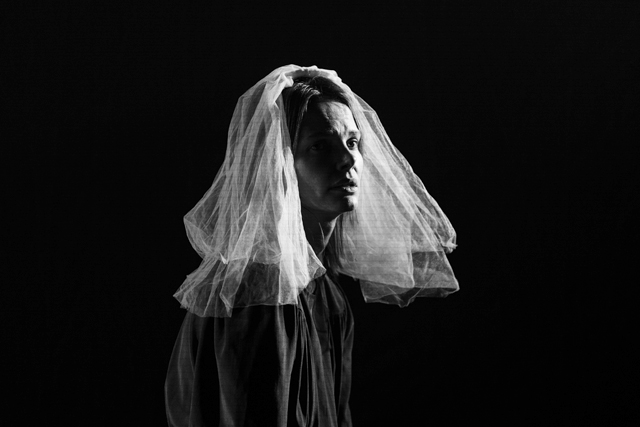 ИСТОРИЯ ОДНОГО МЕТАФИЗИЧЕСКОГО ПУТЕШЕСТВИЯ МЕЖДУ МИРАМИ И ПЕРСОНАЖАМИ