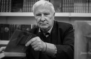ПОСЛЕСЛОВИЕ К ПОЗДРАВЛЕНИЮ, НАПИСАННОМУ К 75-ЛЕТИЮ Э. С. КОЧЕРГИНА, ПОТОМУ ЧТО СЕГОДНЯ ЕМУ 80!
