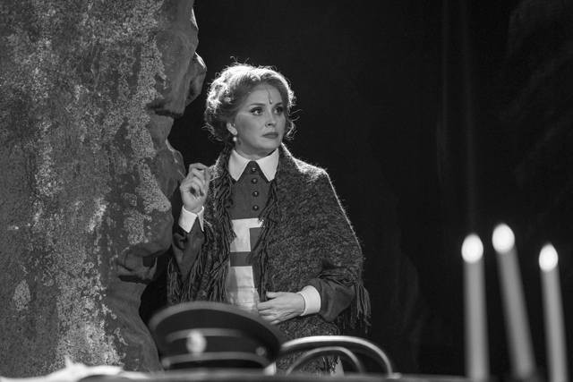 НА СЕВЕРО-ВОСТОК НА СЕВЕРО-ВОСТОК