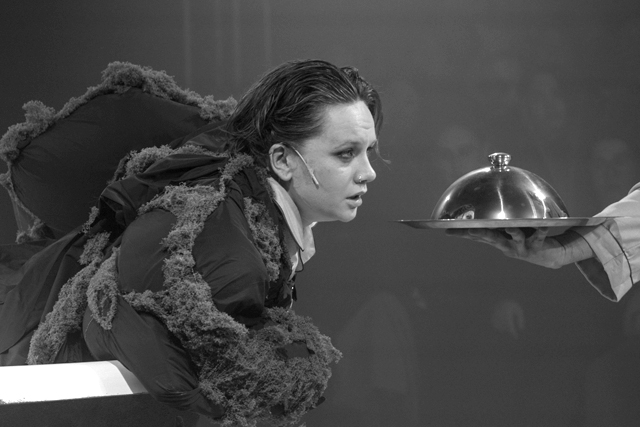 НЕ ПЛАЧЬ, ЕЩЕ ОДНА ОСТАЛАСЬ НОЧЬ НЕ ПЛАЧЬ, ЕЩЕ ОДНА ОСТАЛАСЬ НОЧЬ