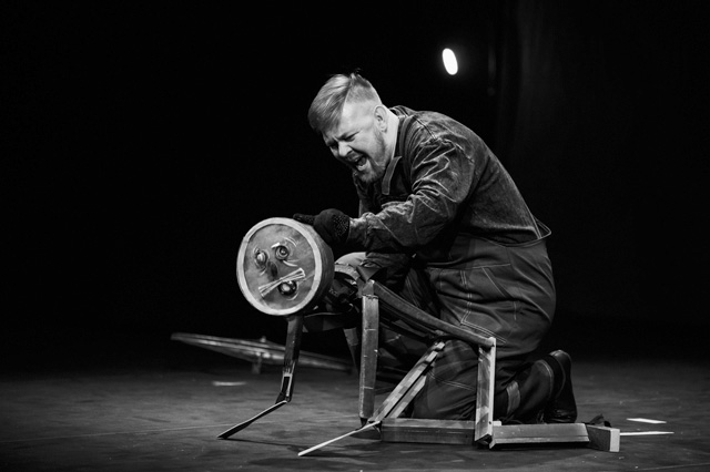 НЕВИДИМАЯ СВЯЗЬ