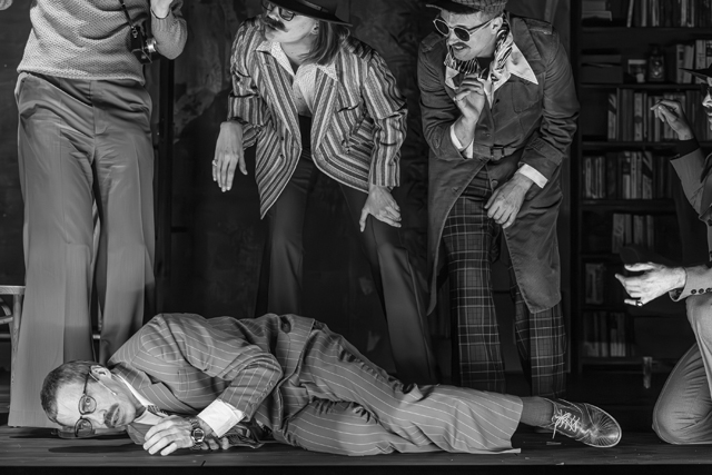 ОДИНОЧЕСТВО УДАВА В&nbsp;БОЛЬШОМ ПАРИЖЕ