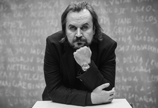 ОСКАРАС КОРШУНОВАС: «НАДО ПОНИМАТЬ, ЧТО НЕ ЧЕЛОВЕК ТУТ САМЫЙ ГЛАВНЫЙ, И СУДЬБЫ МИРОВОЙ ЭКОНОМИКИ МОЖЕТ РЕШИТЬ МЫШКА»