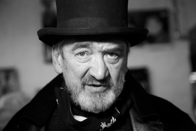 ПАМЯТИ ВАЛЕНТИНА ГНЕУШЕВА