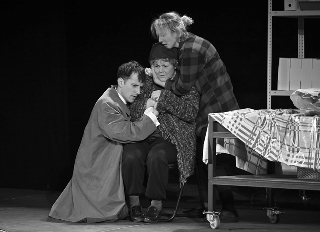 ТРИ АКТА, ТЫСЯЧА ВОПРОСОВ И ОДНО ОСОЗНАНИЕ