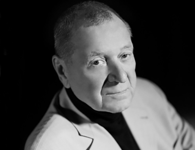 «Я МЕЧТАЮ УМЕРЕТЬ НА СЦЕНЕ...»