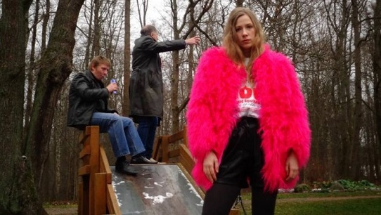 Человек в закрытой комнате