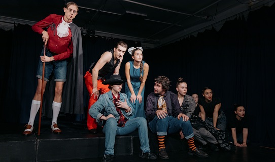 Слуга двух господ